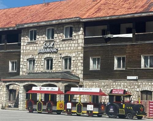 Το κτήριο όπου στεγάζεται  το διαμέρισμα