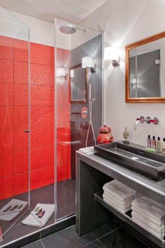 Ένα μπάνιο στο My Home For You Luxury B&B Adults Only