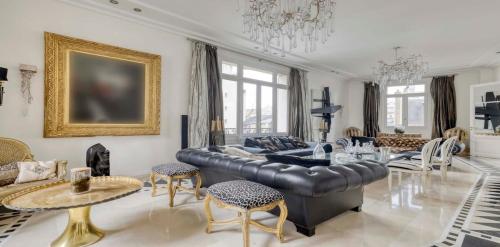 Renovated, Amazing & Huge Flat of 200 sqm Paris 16