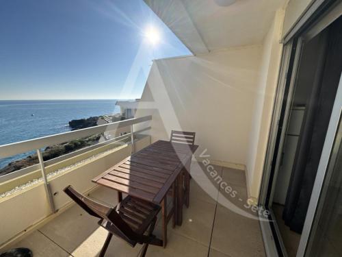 40 M², 1ERE LIGNE MER, DERNIER ETAGE AVEC ASCENSEUR