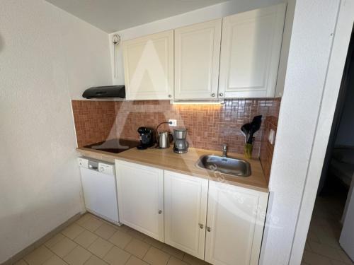 40 M², 1ERE LIGNE MER, DERNIER ETAGE AVEC ASCENSEUR