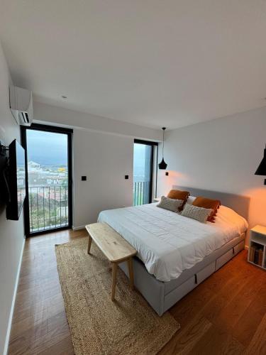 New Apartment, 2 ensuite bedroom, amazing sea view