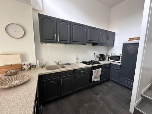 Photo de la galerie de l'établissement Villa 6 personnes proche marché du Touquet avec jardin - FR-1-821-26, à Le Touquet-Paris-Plage