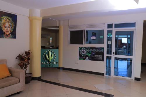 Μια τηλεόραση ή/και κέντρο ψυχαγωγίας στο Acactus Hotel