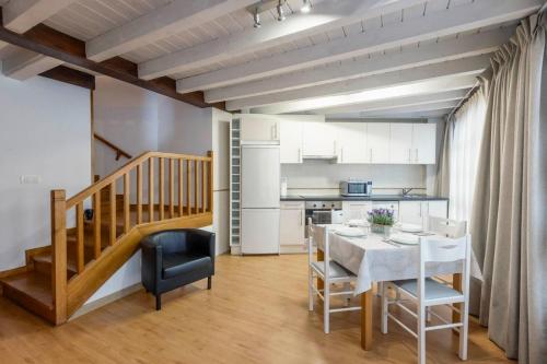 A kitchen or kitchenette at El Peregrino Llanes VUT
