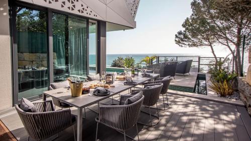 Algarve Villa for Contemporary Design & Sea Views