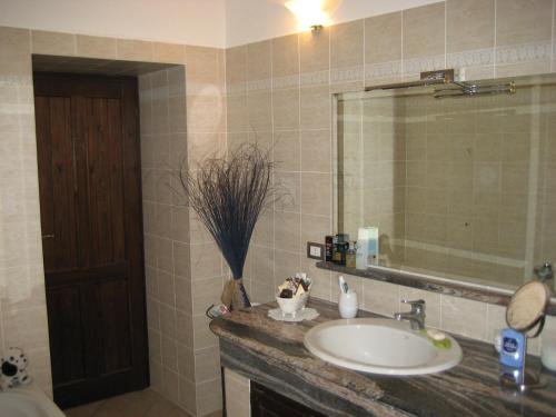 A bathroom at La casa tra i vigneti