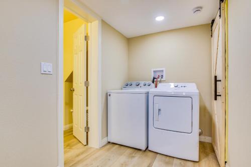 a white washer and dryer in a laundry room at 4 Mi to Lake Arrowhead Cabin with Grill and Deck! in Twin Peaks