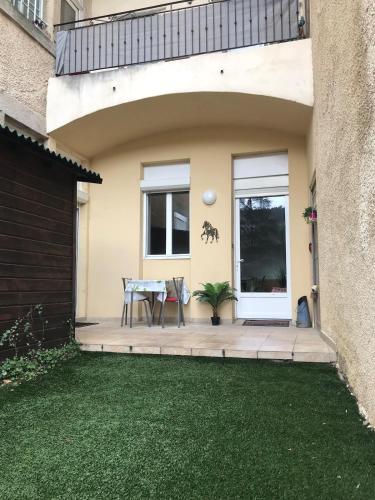 bel appartement a vals les bains
