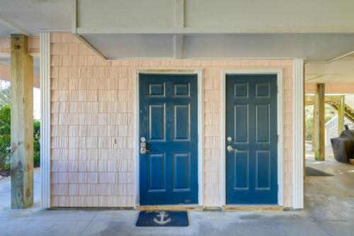 Imagen de la galería de 2 Blocks to Shore Atlantic Beach Home with Views!, en Atlantic Beach