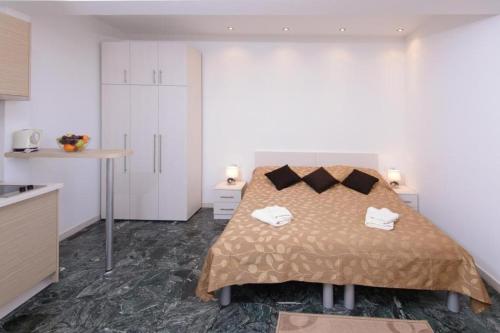 Adriatic View Studio Apartments With Shared Balcony