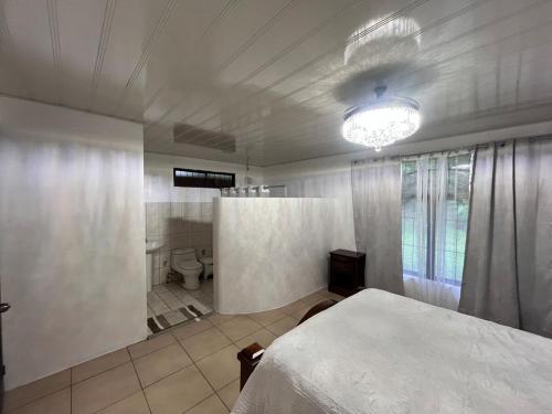 Ένα μπάνιο στο House view of the sunrise, 4 rooms