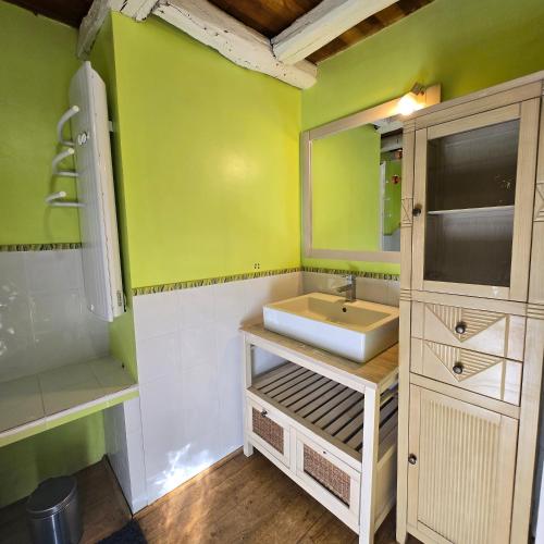 Postel nebo postele na pokoji v ubytování Gîte Les Combes Montignac Lascaux