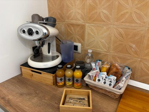 Kemudahan buat kopi dan teh di Top Luxury Inn