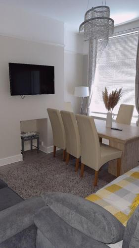 Tomelle Manchester photo 18