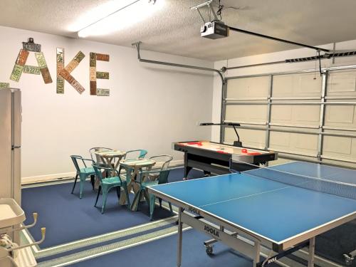 Kemudahan pingpong di HUGE cove! Canoes, SUPs, fire pit - Waterfront Lake Gaston atau berdekatan