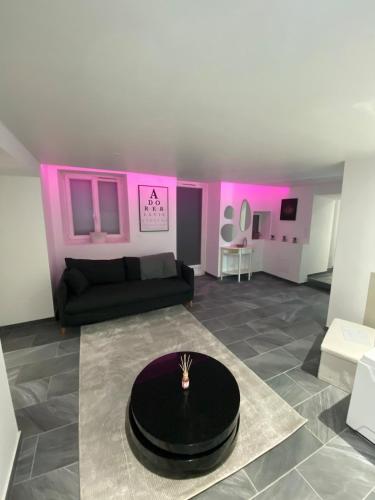 Dapur atau dapur kecil di Cosy Home avec Spa - Prox airport, CNPE, Eurexpo