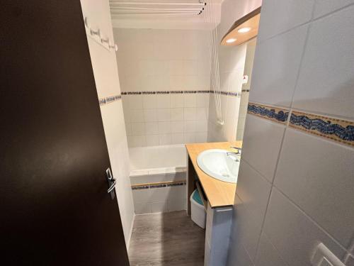 Vannituba majutusasutuses Résidence La Grande Traversee - NOUVEAUTE PIED DES PISTES MAE-1781