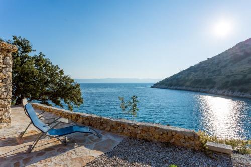 Hidden Gem by Nono Ban