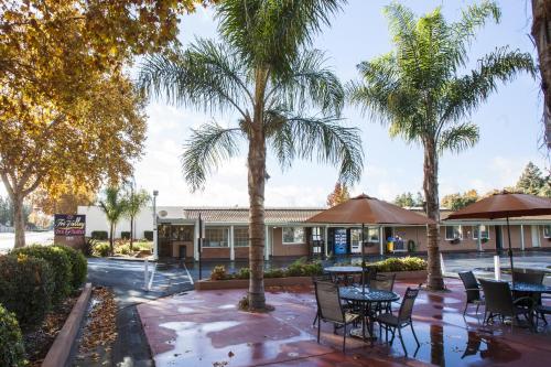 Tri-Valley Inn & Suites – Photos 2
