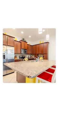 Universal 3BR Townhome with Pool photo 40