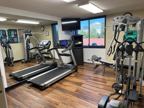 Pusat kecergasan dan/atau kemudahan kecergasan di Quality Inn & Suites Everett