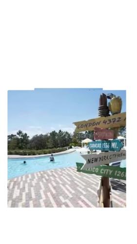 Universal 3BR Townhome with Pool photo 43