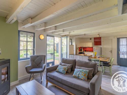 Gîte Chaleureux en Bord de Loire avec Terrasse - FR-1-622-97