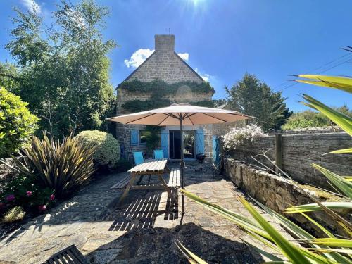 Maison en pierre charmante à Plouhinec, près des plages - FR-1-479-213