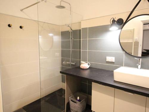 Photo de la galerie de l'établissement T3 Centre Luchon avec Parking pour 4 Pers - FR-1-313-240, à Luchon