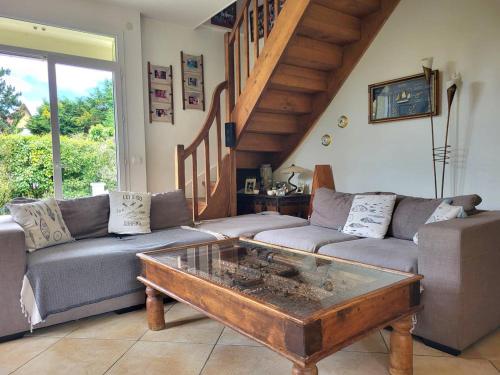 Photo de la galerie de l'établissement Maison familiale 4 chambres près de la plage à Merville-Franceville-Plage - FR-1-788-52, à Merville-Franceville-Plage