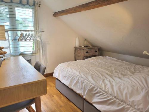 Photo de la galerie de l'établissement Maison familiale 4 chambres près de la plage à Merville-Franceville-Plage - FR-1-788-52, à Merville-Franceville-Plage