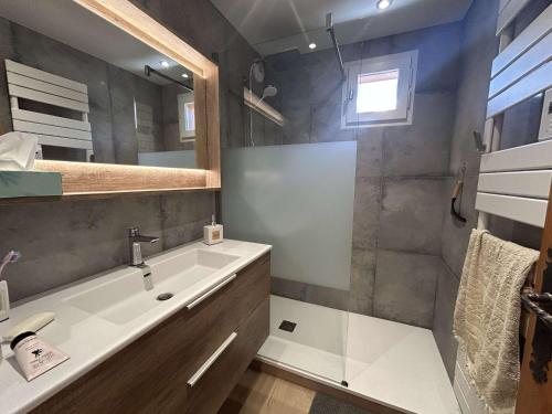 Appartement contemporain proche des pistes, Méribel - FR-1-180-654