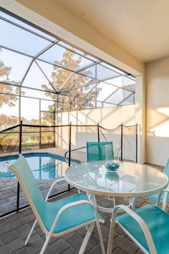 Universal 3BR Townhome with Pool photo 26