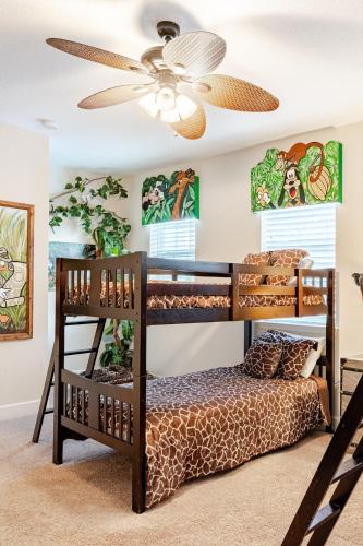 Universal 3BR Townhome with Pool photo 13