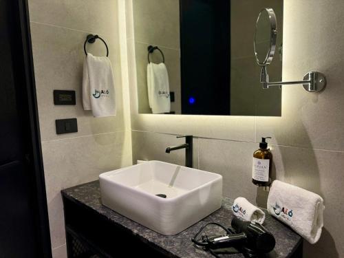 Bilik mandi di Hotel Aló Degollado
