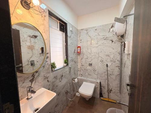 O baie la Stunning 1BHK with view city view, Bandra west 601