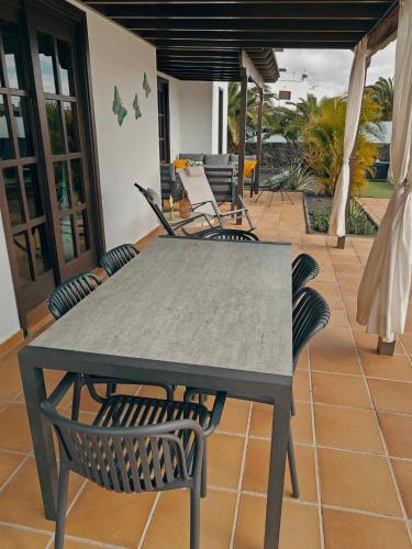 Spacious Modern Villa with Free Heated Pools & Sunny Terrace - Casa Del Sol Naciente