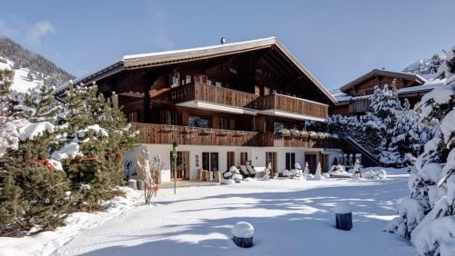 7-bedroom Chalet Private Pool and Stunning Views