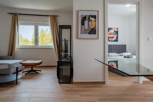 Apartman Fjaka-spacious two bedroom apartment with parking