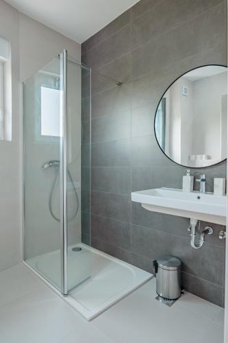 Apartman Fjaka-spacious two bedroom apartment with parking