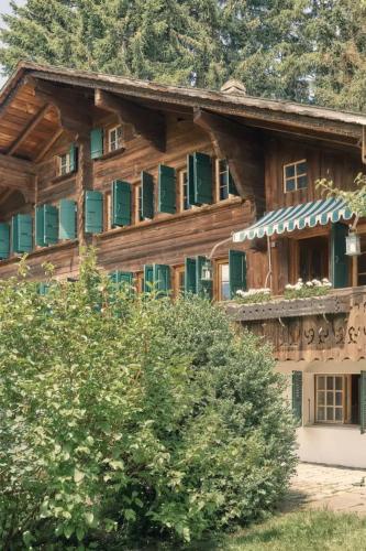 Swiss Chalet Near Gstaad: Luxury Spa Views