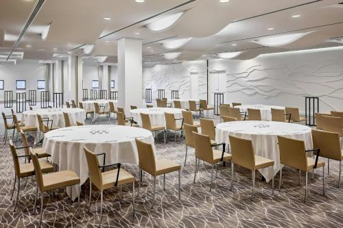 Kawasan bisnes dan/atau bilik persidangan di The Westin Hamburg Elbphilharmonie