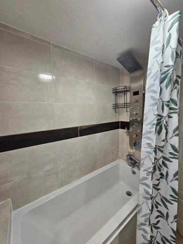 Koupelna v ubytování Cosy stylish Double bedroom in central Dartford
