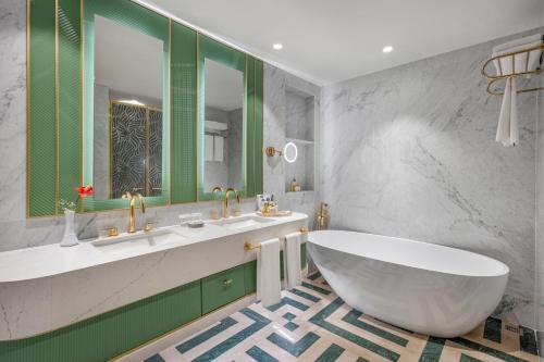 Et badeværelse på Ela Excellence Resort Belek