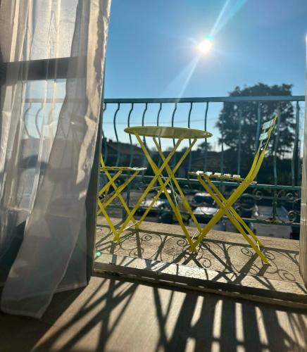 Balkón nebo terasa v ubytování STUDIO meublé à proximité gare-Wifi
