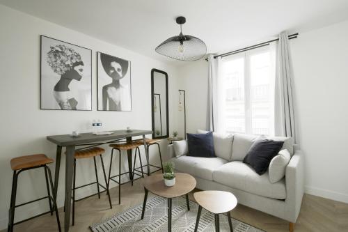 Chill-out on Private Patio in Vintage Masterpiece