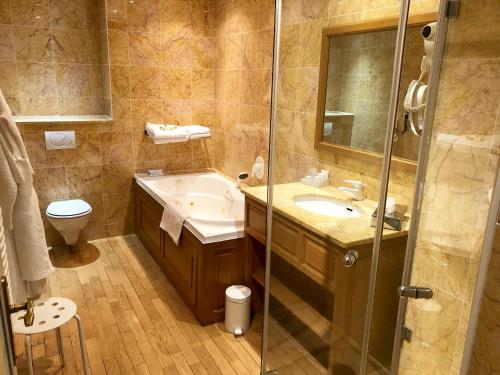 Koupelna v ubytování Hotel d'Angleterre