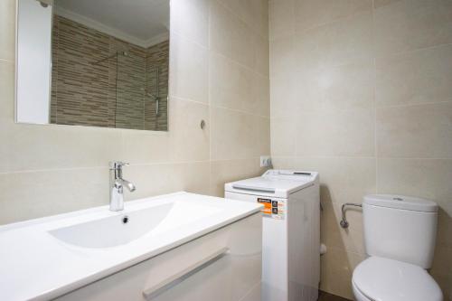 Kúpeľňa v ubytovaní Modern apartment with a wonderful sea view
