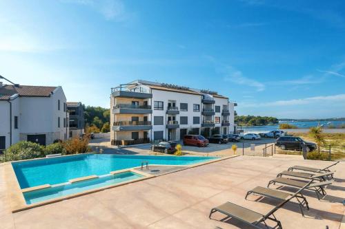 Apartman Danica s bazenom